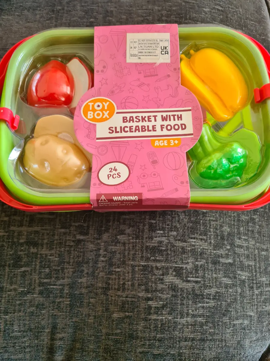 Childrens 24 pcs basket sliceable food