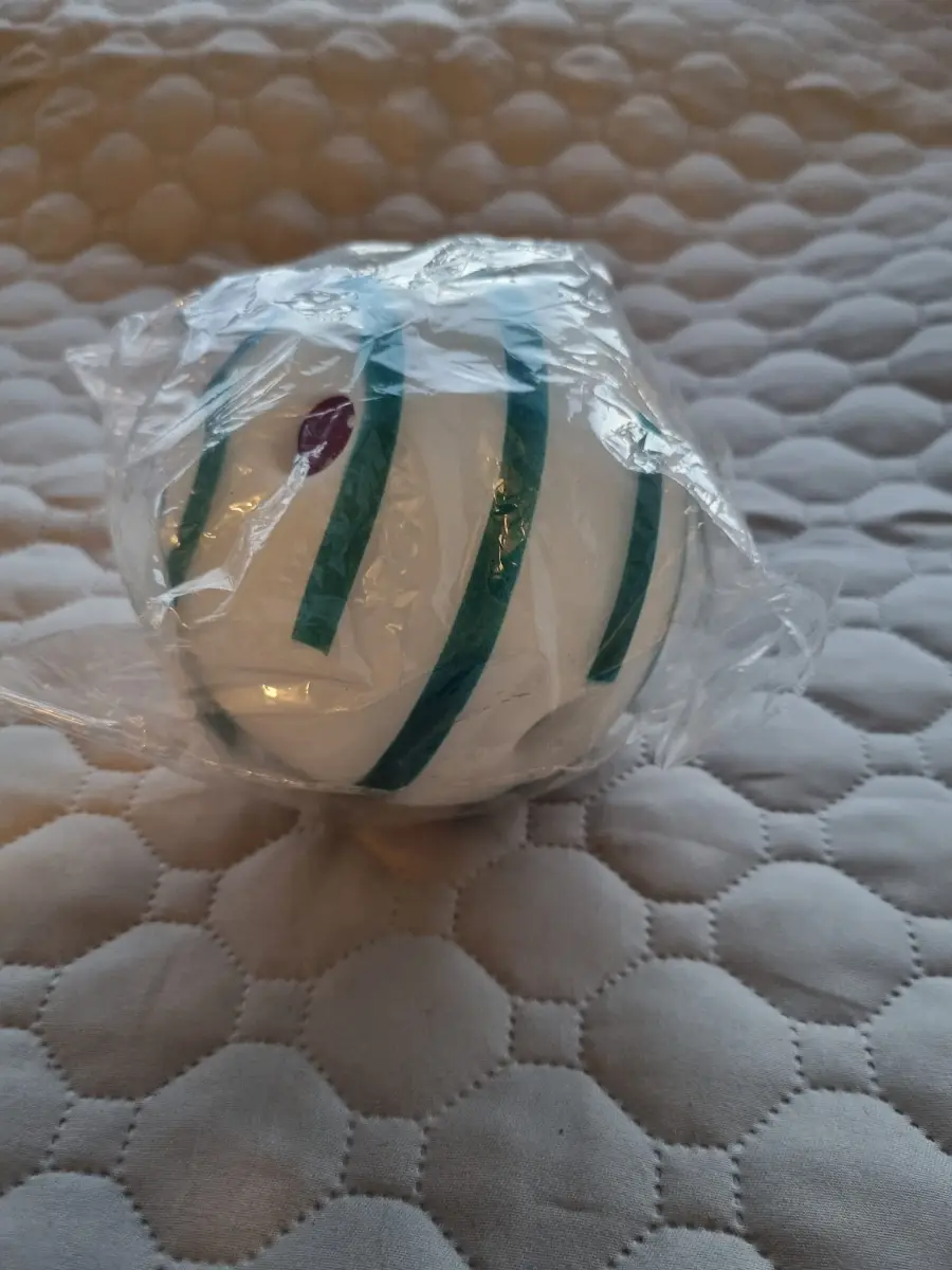 Interactive giggle ball for dogs