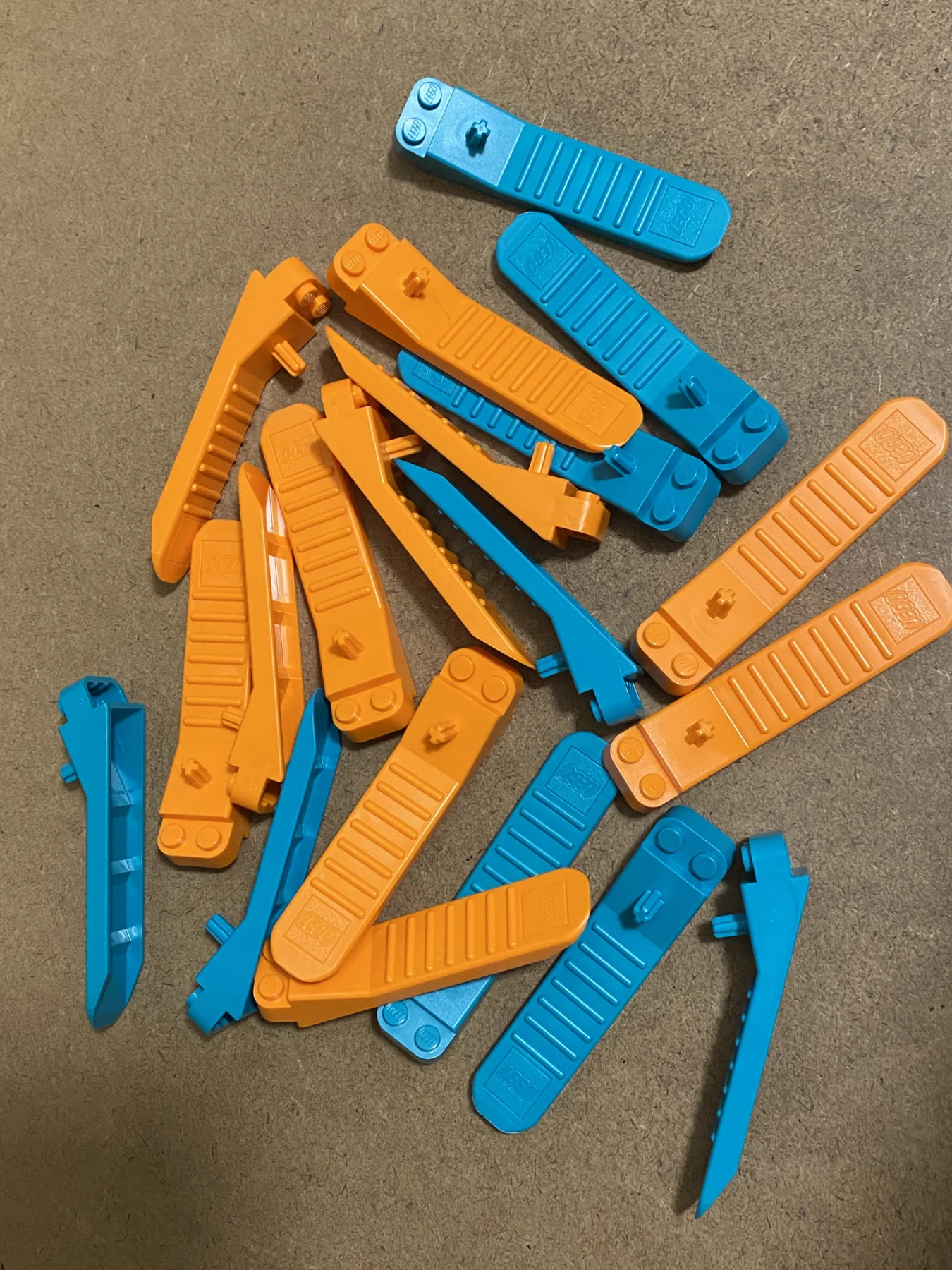 20 Lego Brick Separators