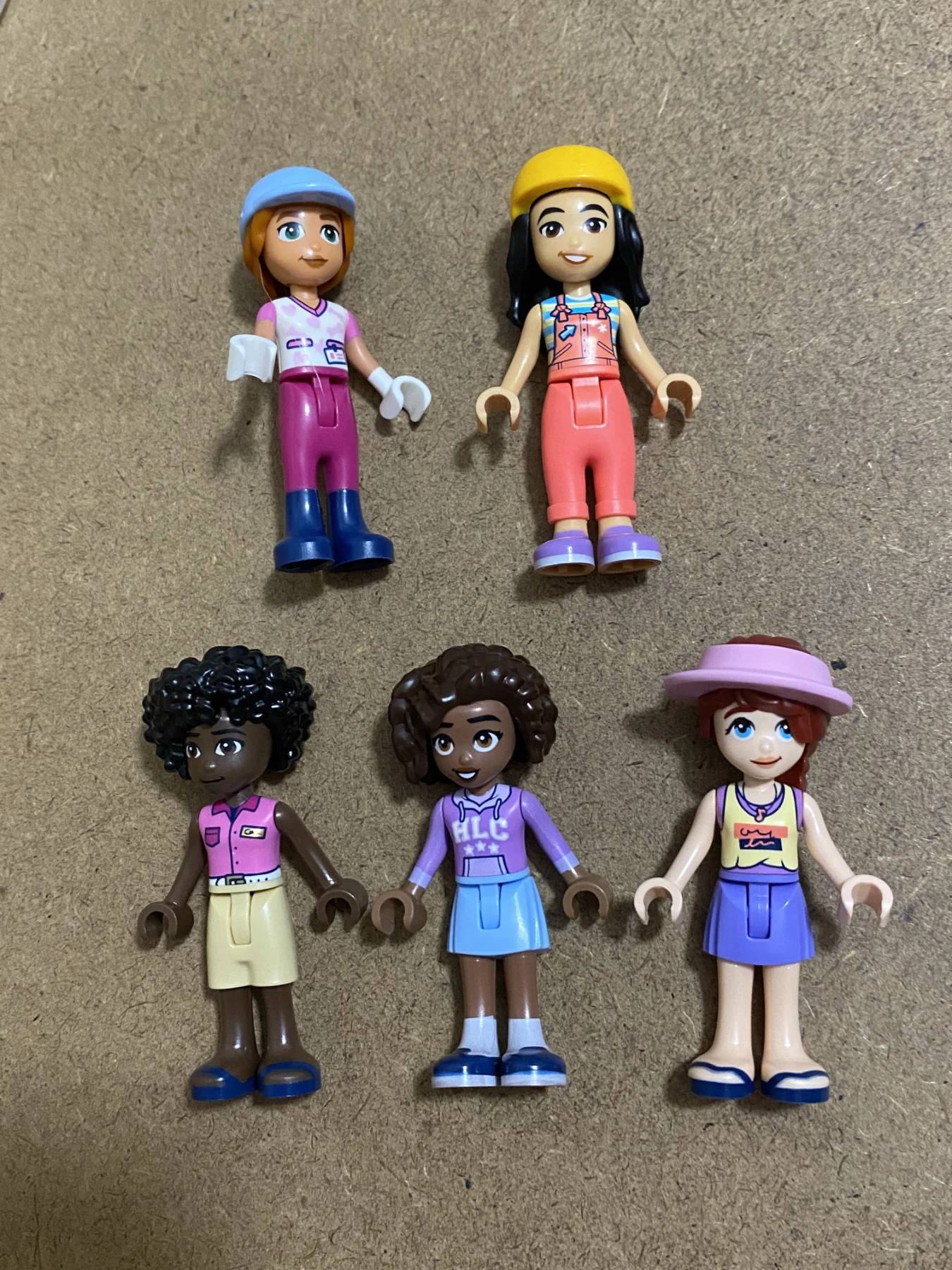 5 Lego Friends Figures