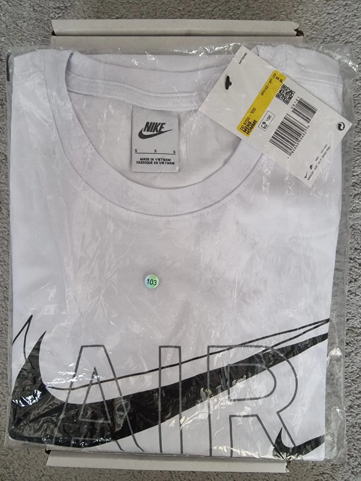 Nike T Shirt - Men's small