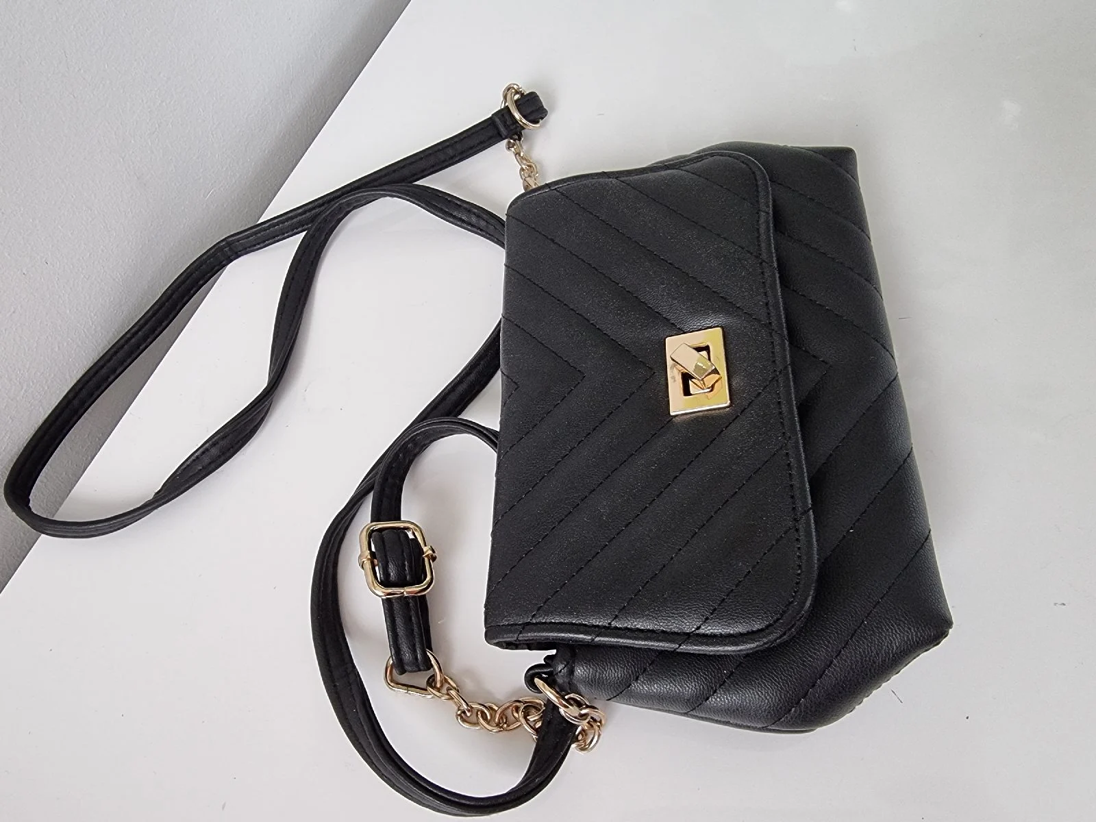 Black chevron stitch shoulder bag small
