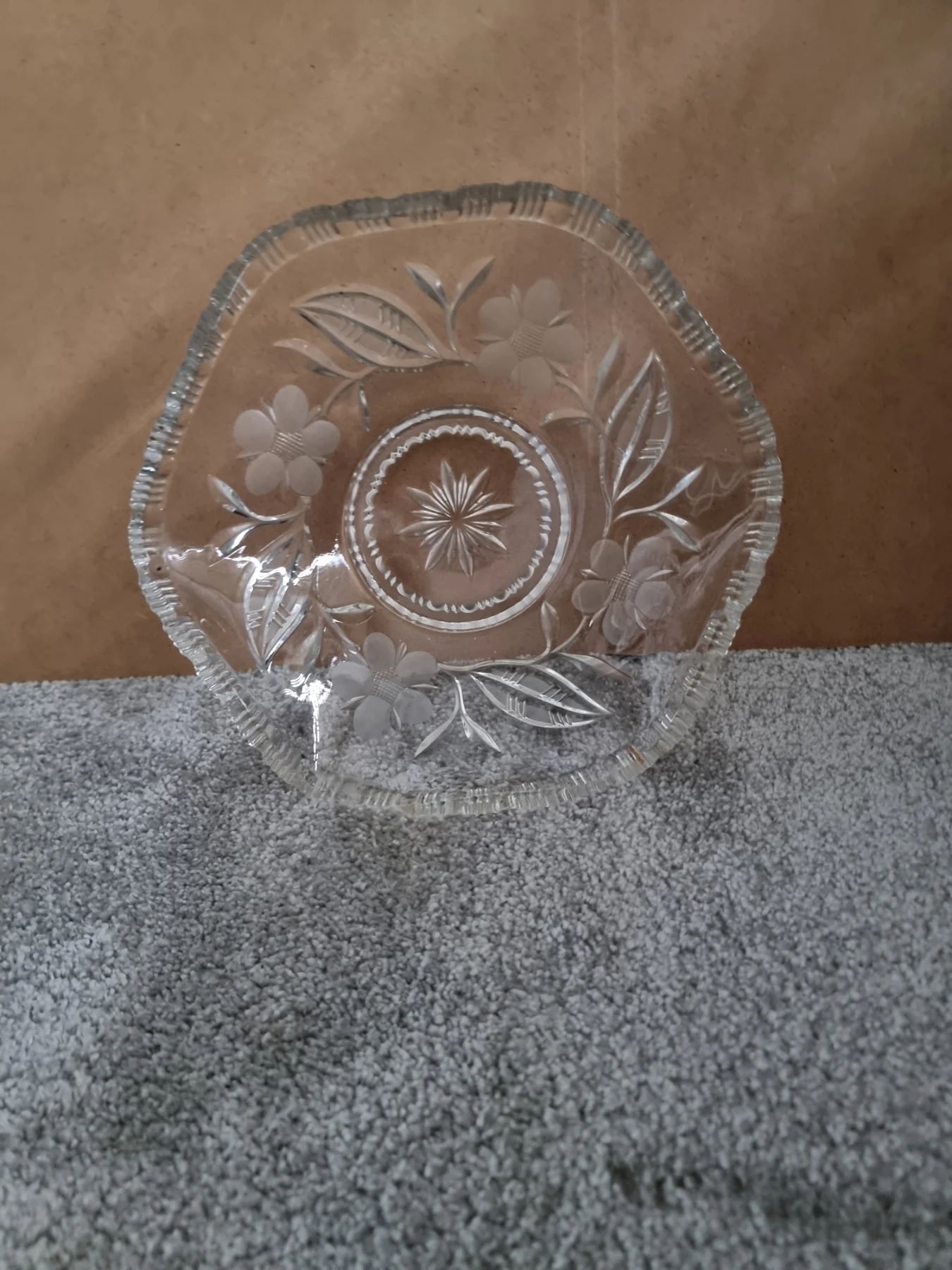 Vintage Frosted Floral Cut Glass Fruit/Centrepiece Bowl