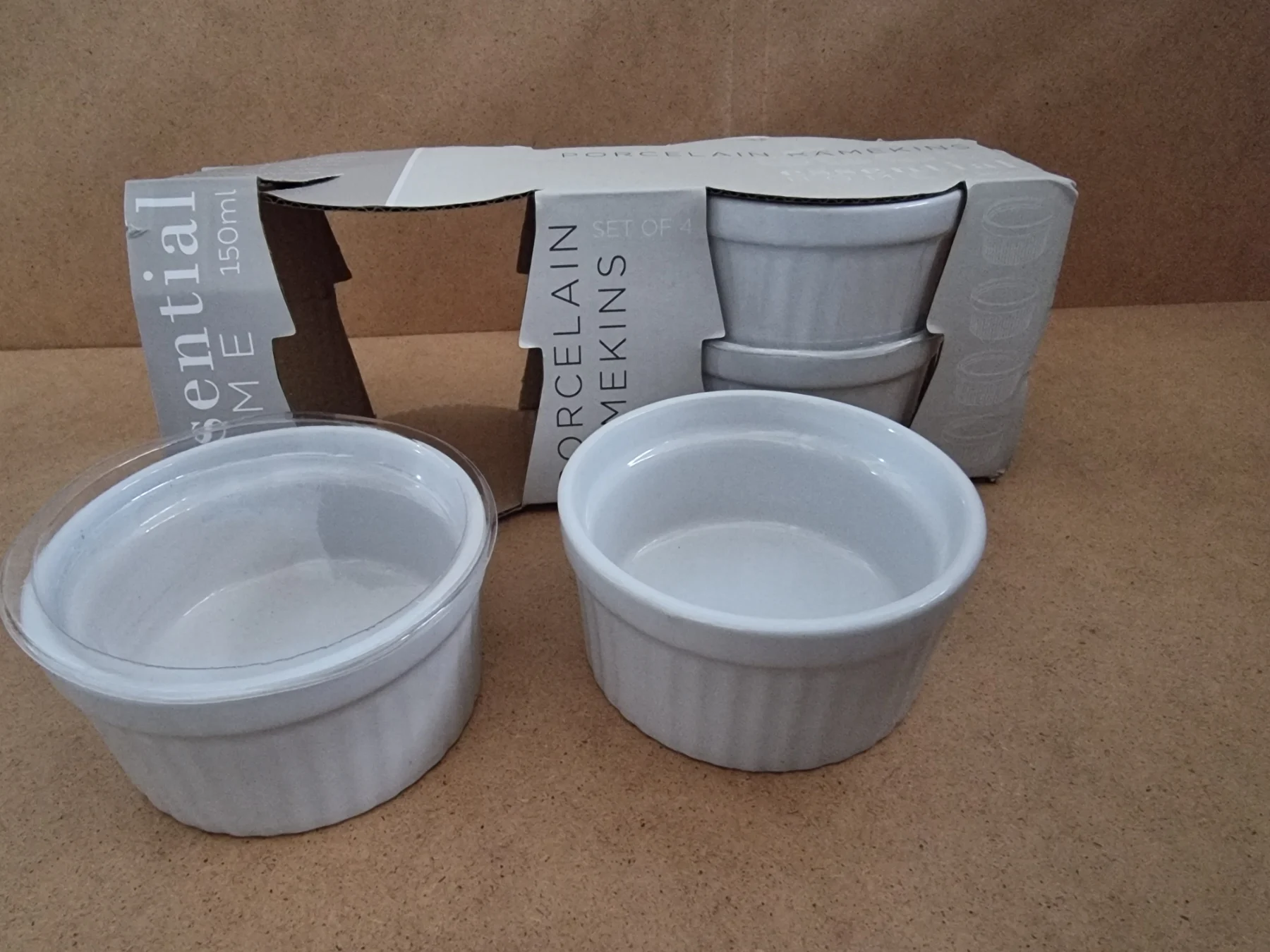 Set of Ramekins (white/cream)