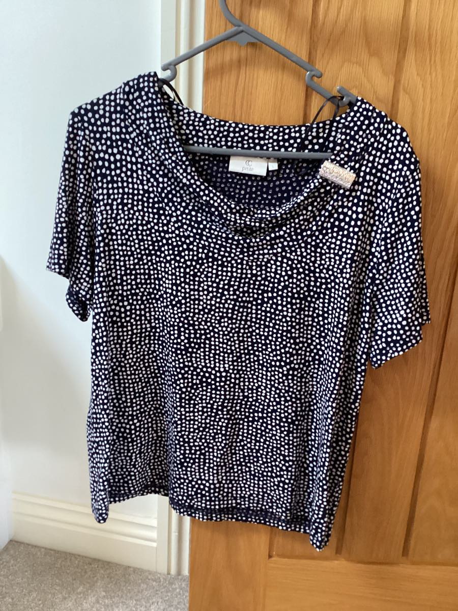 Black & White Ruffled Neck Stretchy Top from CC Size L 16