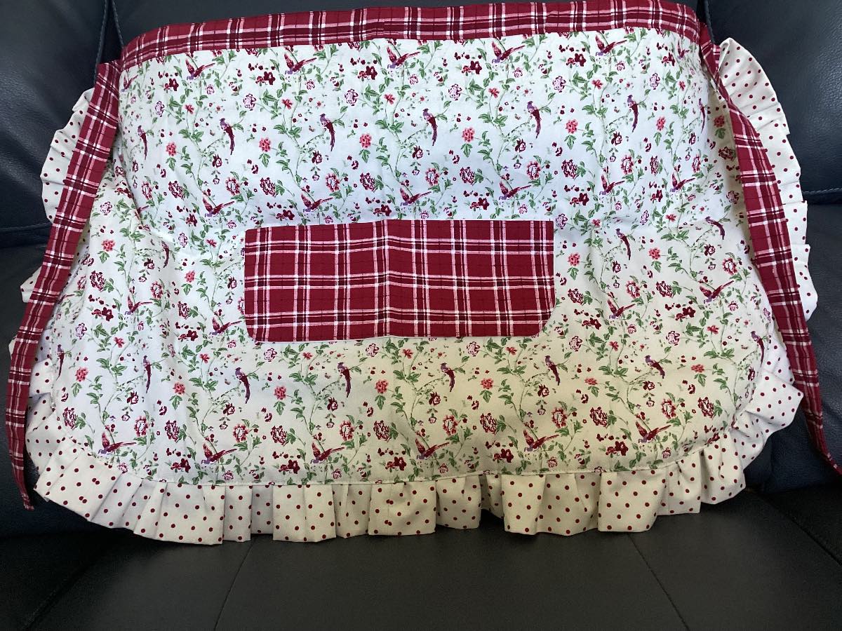 Gorgeous Thick Classic Style Laura Ashley Inspired Pretty Cotton Fabric Apron (see description)