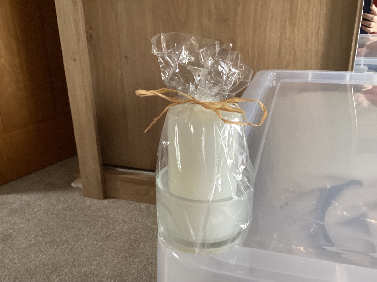 Small Cream Coloured Candle in Glass Bowl  Brand New in Wrapping