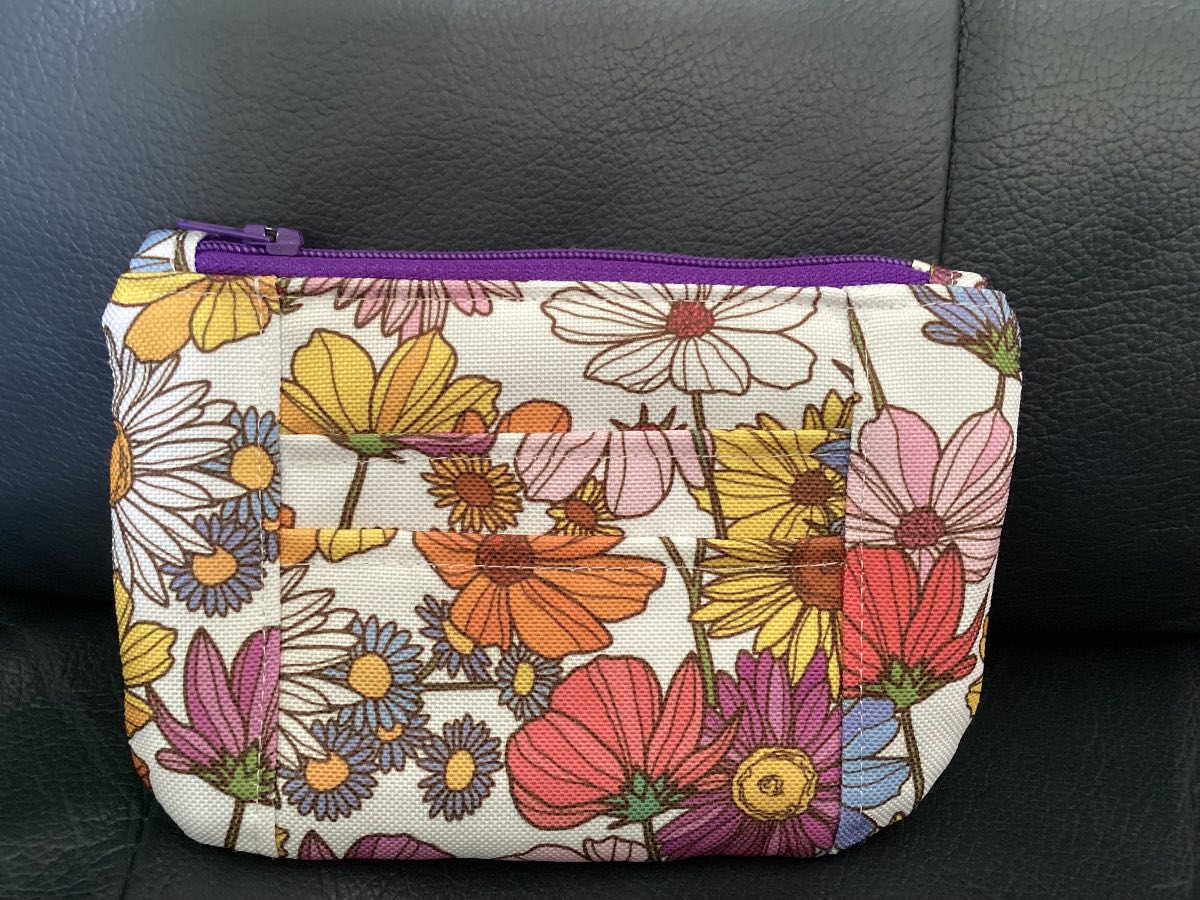 Beautiful Floral Fabric Handmade Zipped Coin/Card Purse with Matching Lining