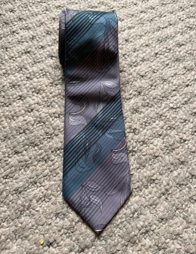 Leaf Pattern Vintage Tie