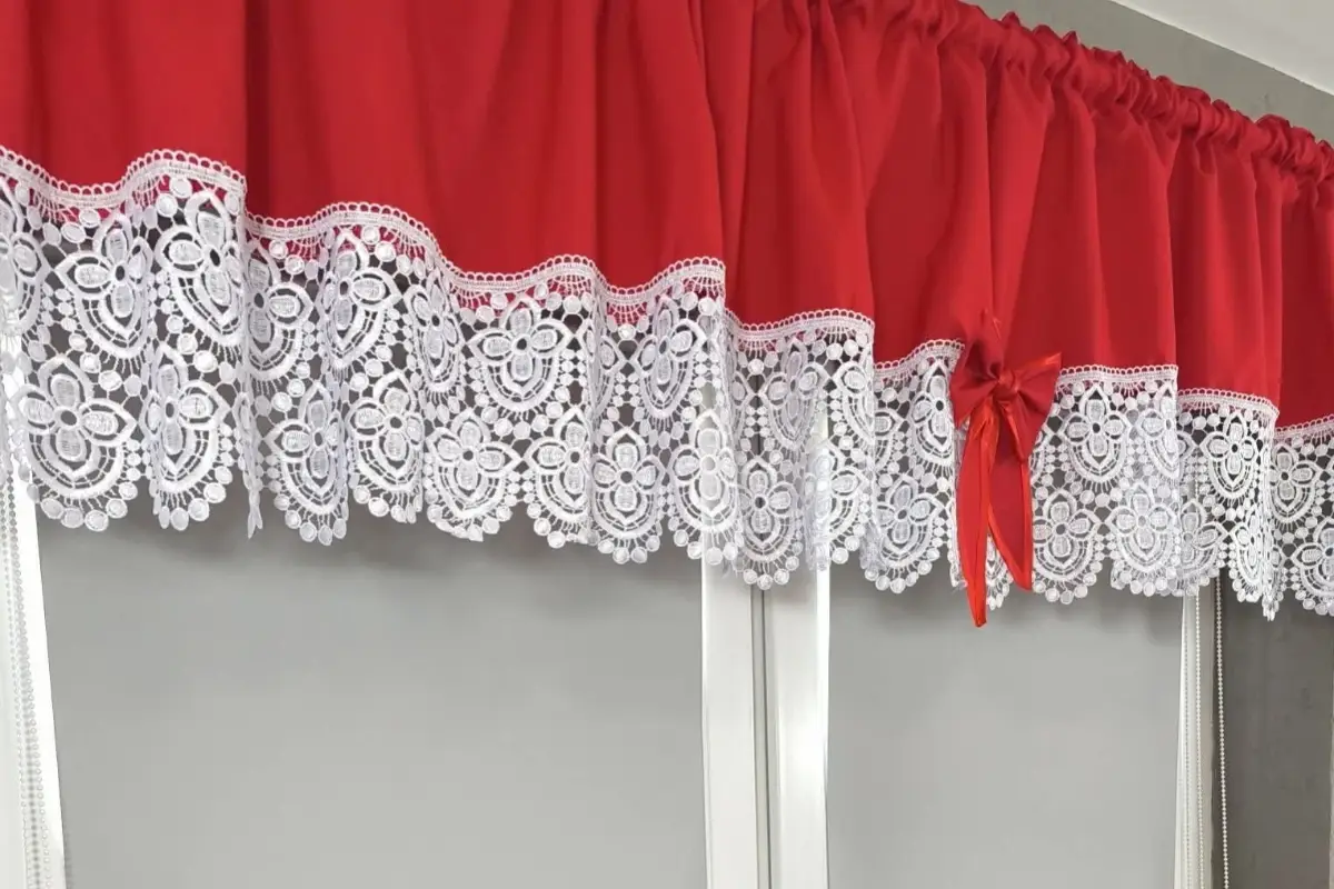 Decorative Valance with Lace and Bow – 20 x 118 inches (50 x 300 cm