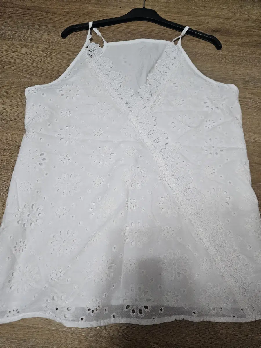 100% COTTON WOMENS TOP WHITE  SIZE M