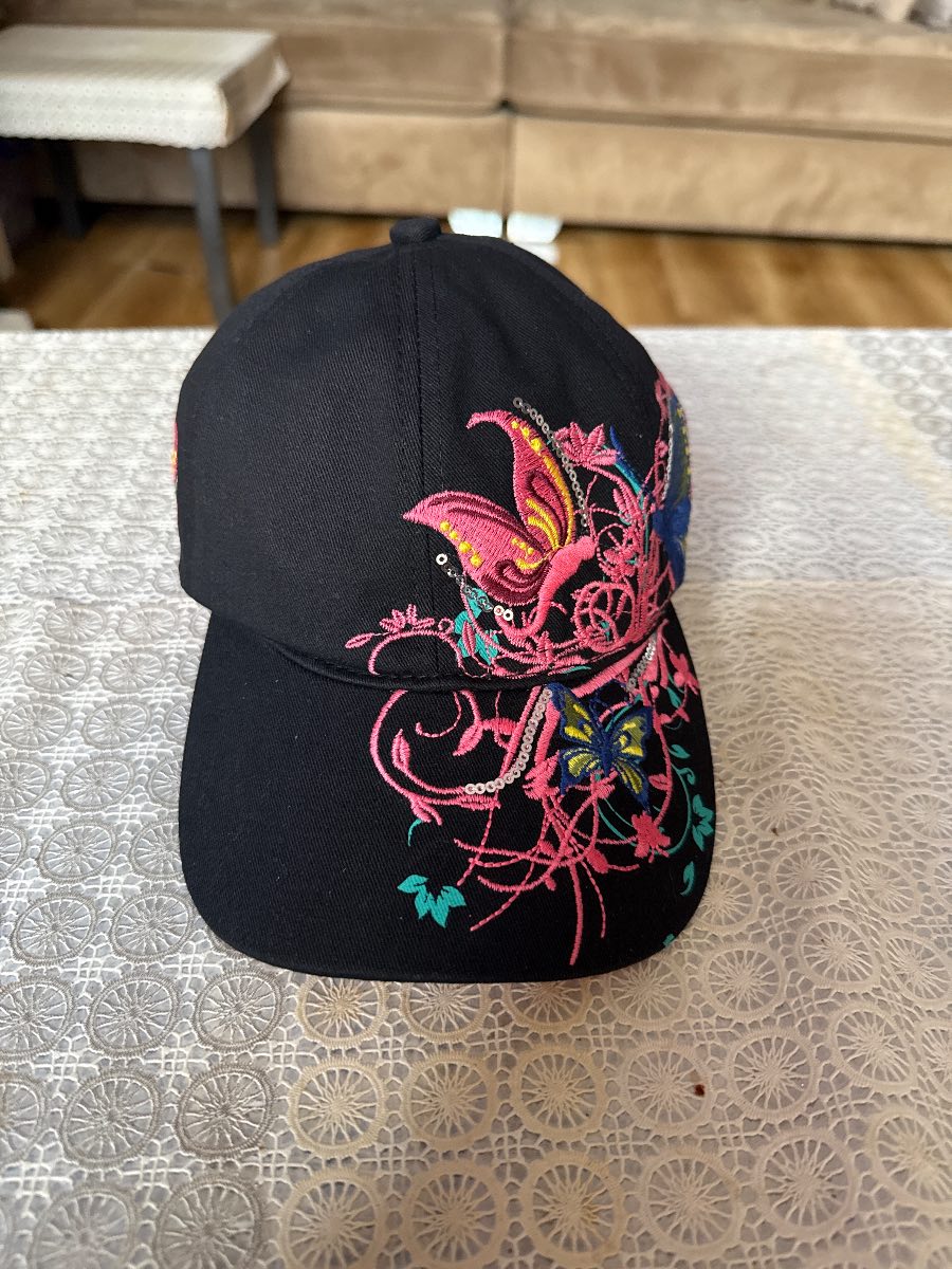 Embroidered butterfly black cap hat
