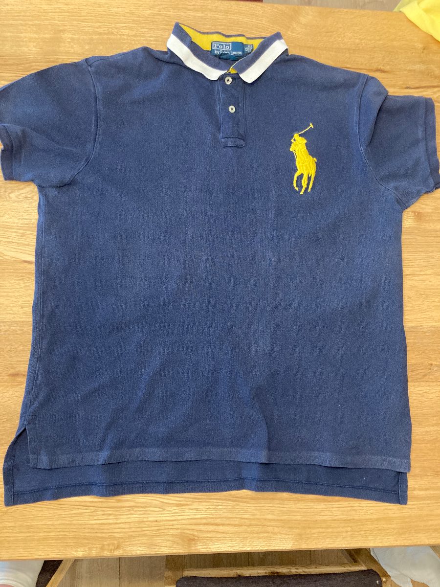 Men’s navy Ralph Lauren polo shirt