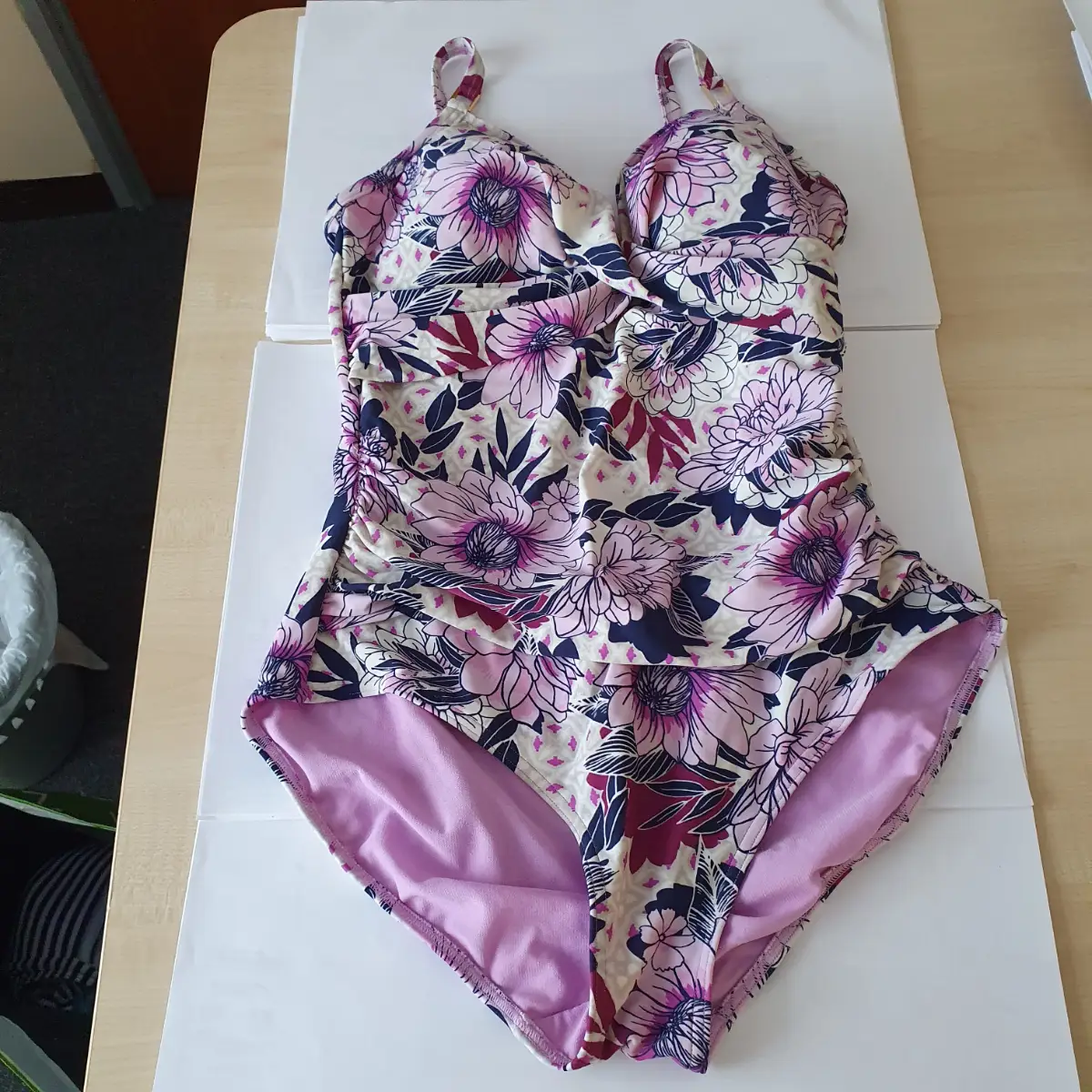 M&S Oriental Flower Design Twisted Bust & Ruffled Front Details Swimsuit 🩱 Size 14