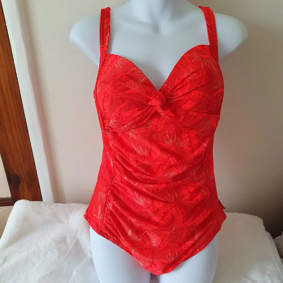 Regatta Orange Colour Leaf Design Swimsuit 🩱 Size 14