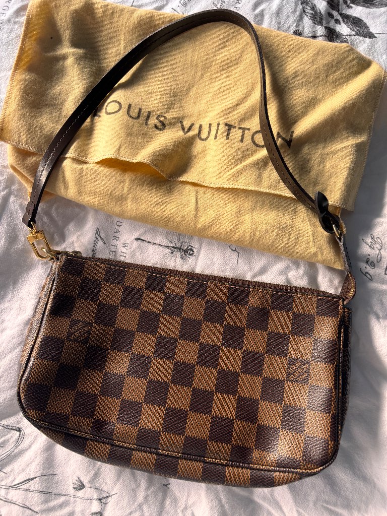 Louis Vuitton pochette