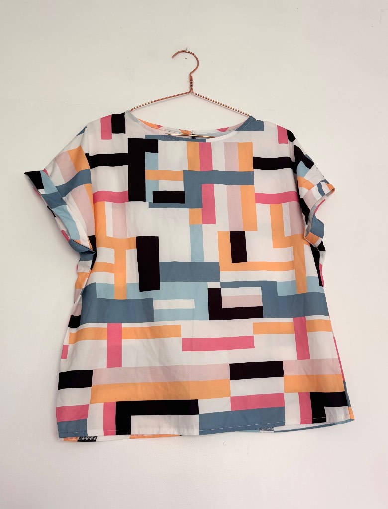 Abstract Geometric Print Short Sleeve Blouse Top XL Pink Blue Peach