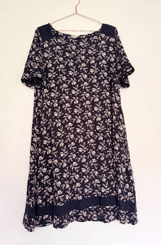 Monsoon Navy Floral Swing Tunic Dress UK 14 Embroidered Hem Short Sleeve Dress
