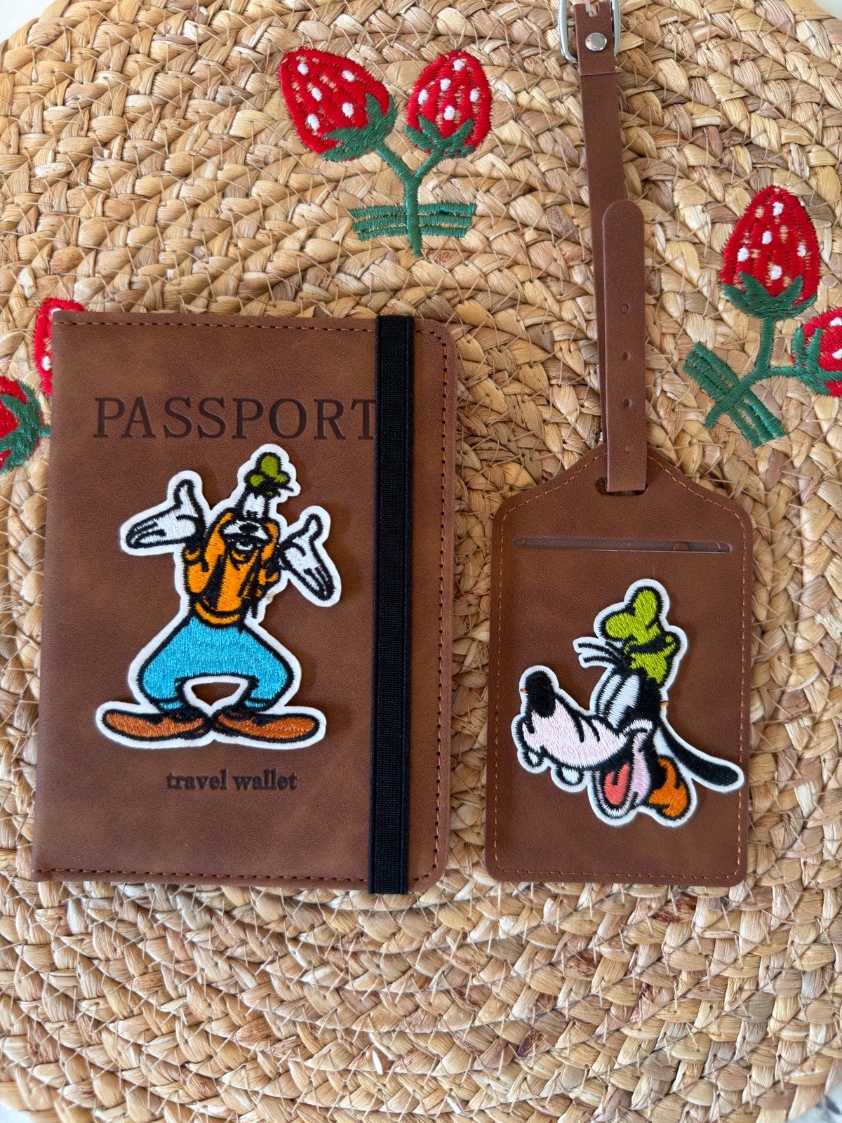 Disney Goofy luggage tag and passport cover set