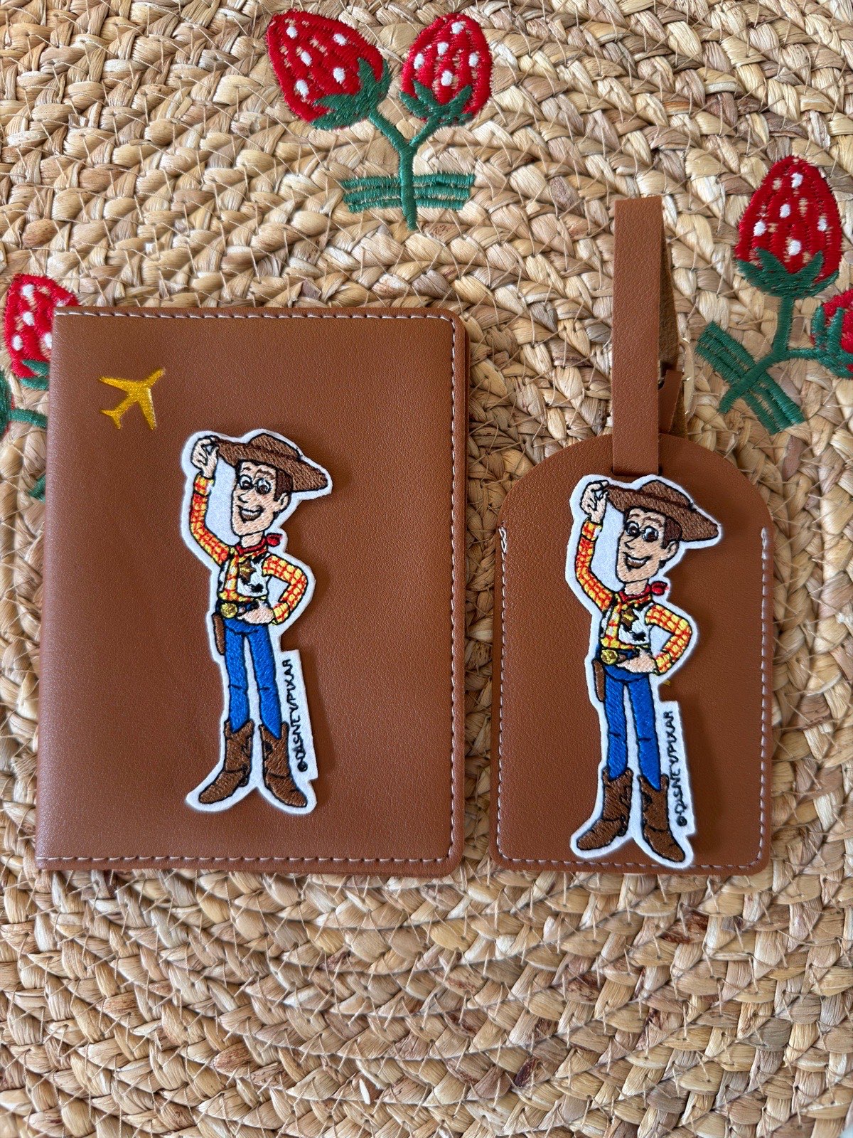 Disney Toy Story Woody luggage tag and passport cover set