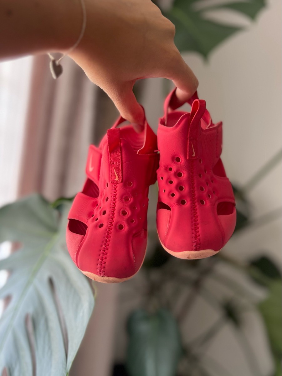 Nike Sunray Protect Pink Sandals UK 7.5 Kids Beach Water Shoes