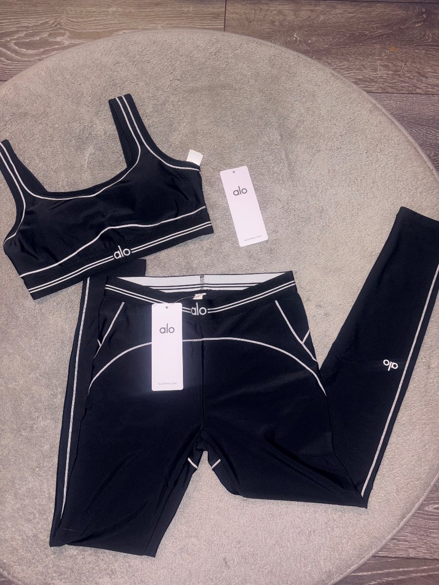 Alo Yoga Airbrush Bra & Leggings Set Black White Trim Women’s Size S BNWT Gym