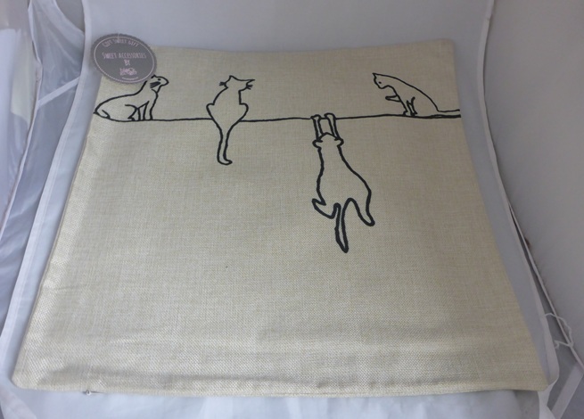 Black Ginger Cats on a Line Cushion Cover 43 cm Decorative Cat Design Cream & Beige