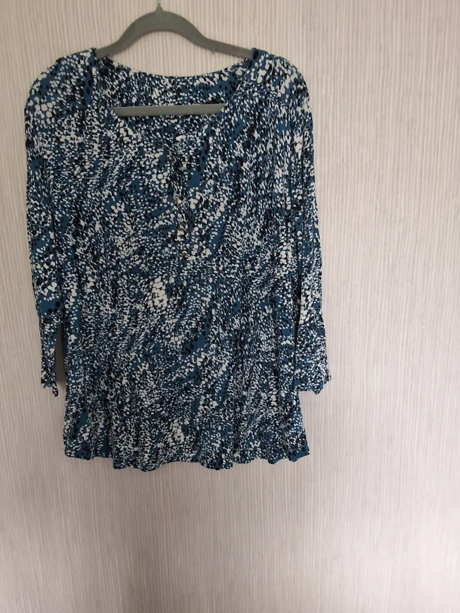 M&Co top