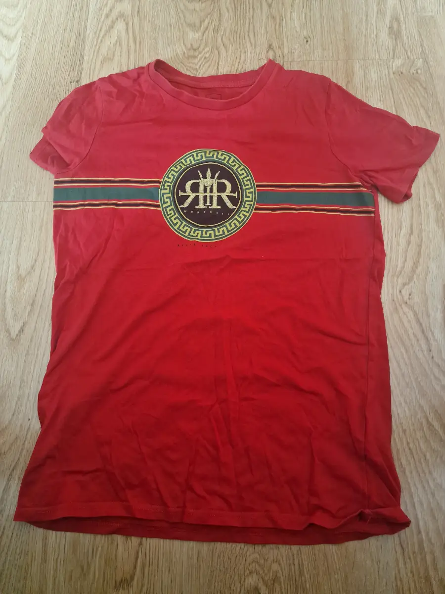 Boys River island top