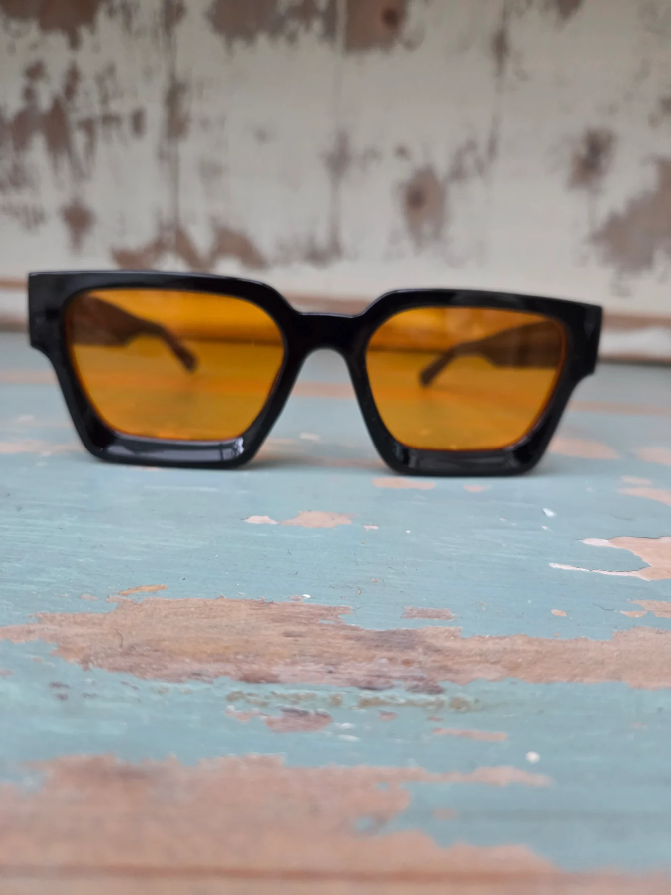 New Over Sized Sunglasses Amber Lenses UV400 Protection. Retro Style