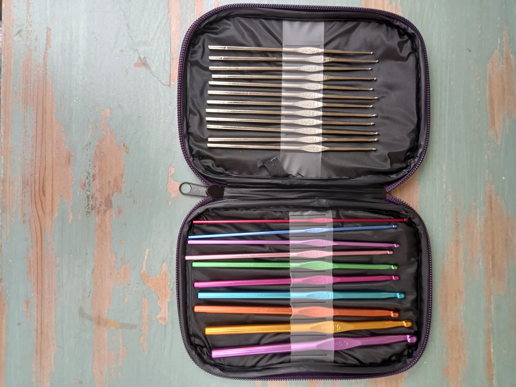 22pcs Aluminum Handle Crochet Hooks in storage case