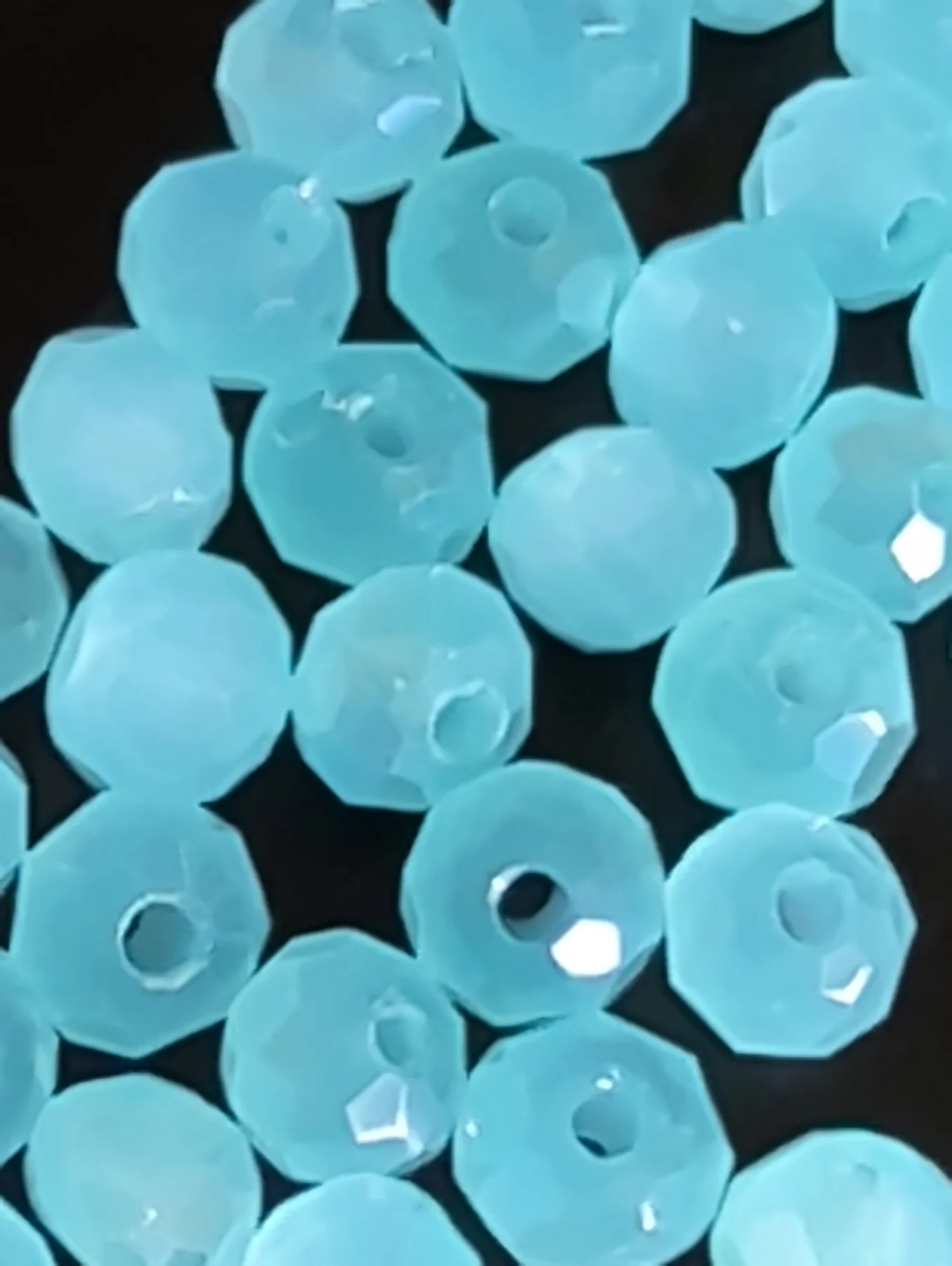 100 xTurquoise Glass Faceted Beads Size 4mm