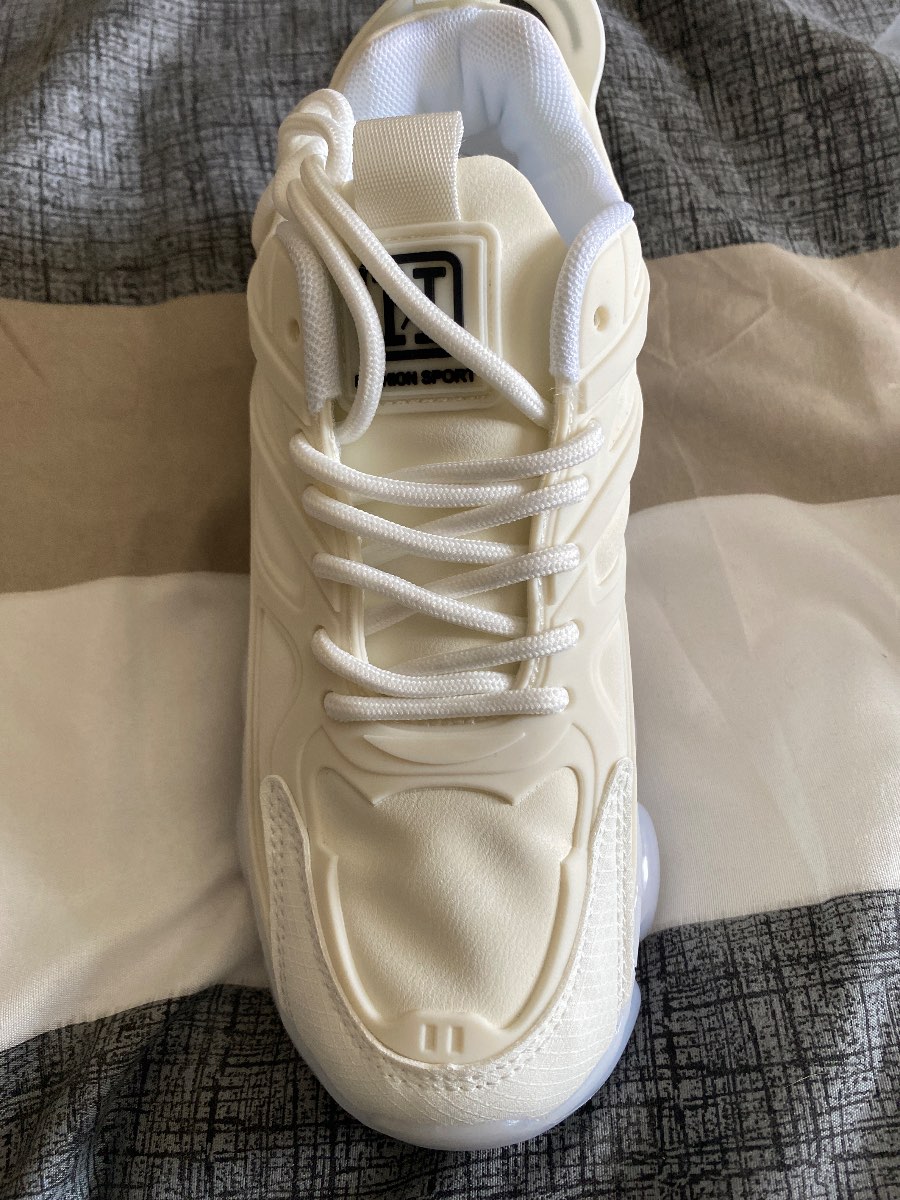 Cream trainers sz 6 (39)