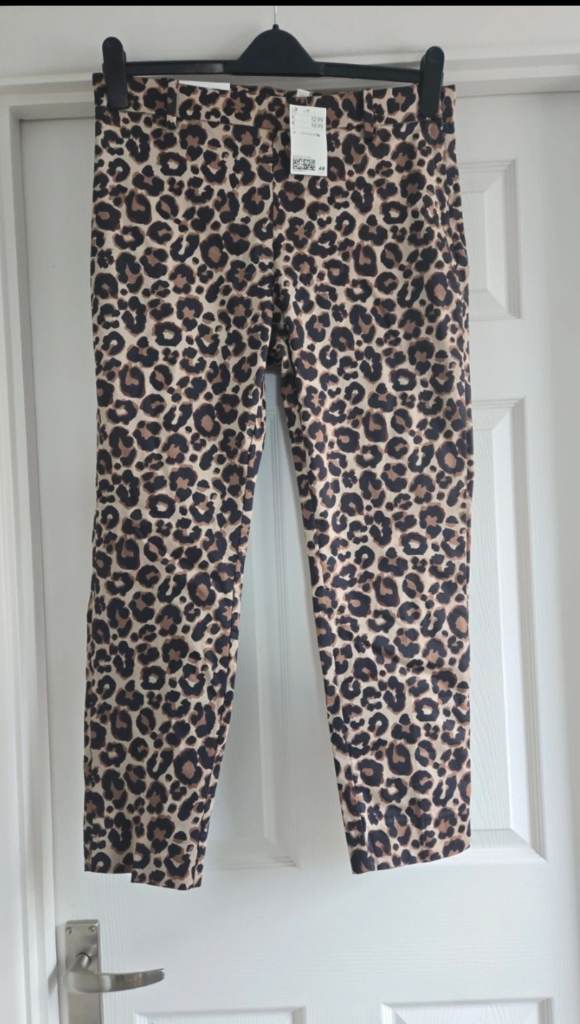 H&M Leopard print slim ankle length trousers size 16