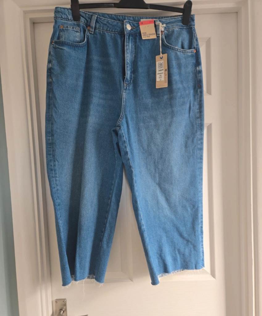 M&S wide leg ankle grazer high rise jeans size 18 SHORT