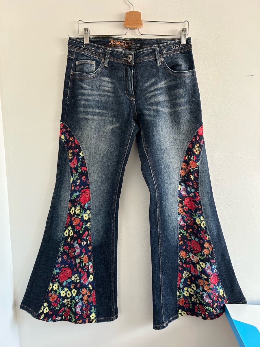 Reworked Floral Tapestry Flare Jeans - Vintage Inscene Custom Denim W32 L30 (UK 10/12)