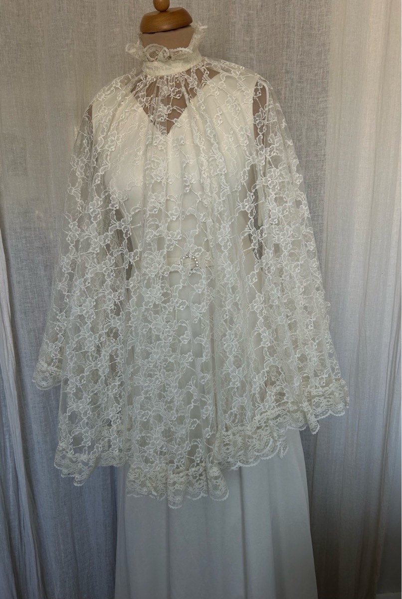 Gorgeous Vintage 1970s Ronald Joyce Cream Jersey Wedding Dress & Lace Cape UK 8