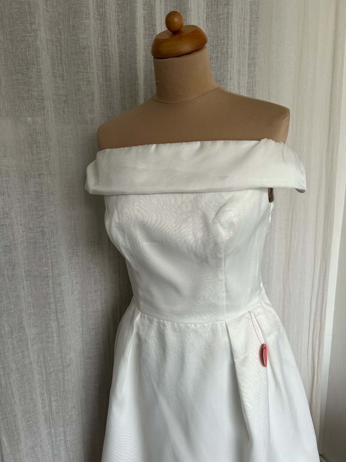NWT Chi Chi London Meryl Ivory Organza Dip Hem Bridal Dress - Size UK 14