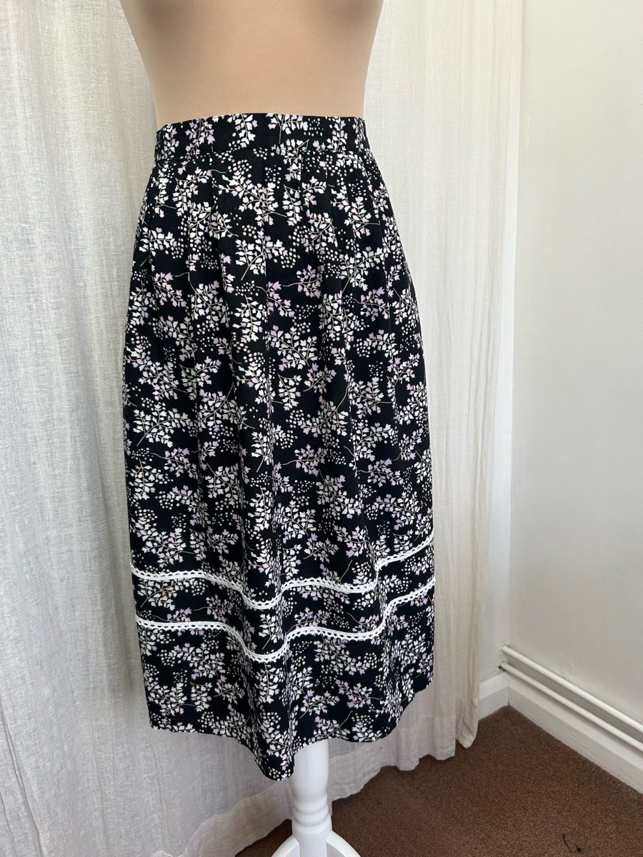 Vintage SAG HARBOR Floral Midi Skirt with Pockets & Lace Trim - Size UK 16/18