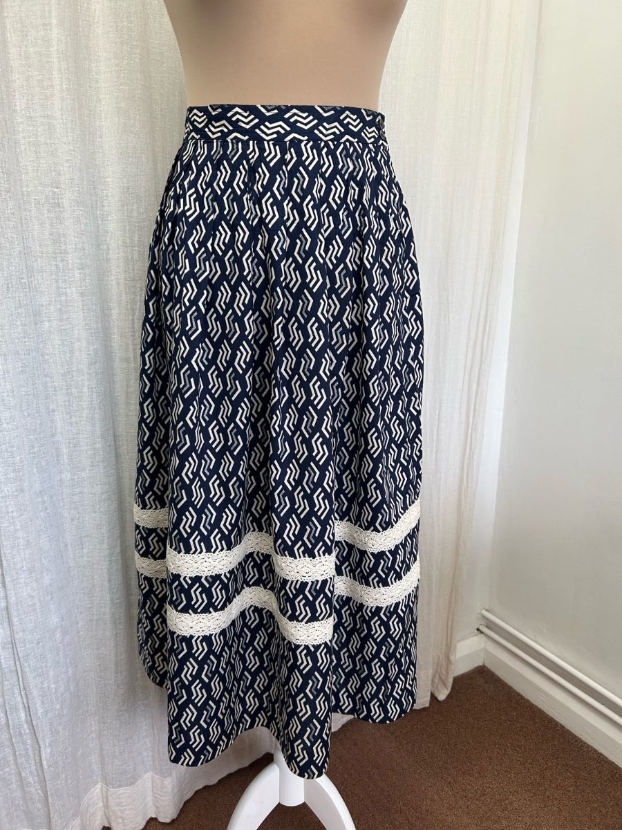 Vintage SEGUE Geometric Print Midi Skirt with Lace Trim - Size UK 10/12