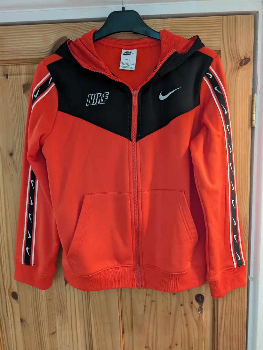 Nike zip hoodie Large youth, unisex