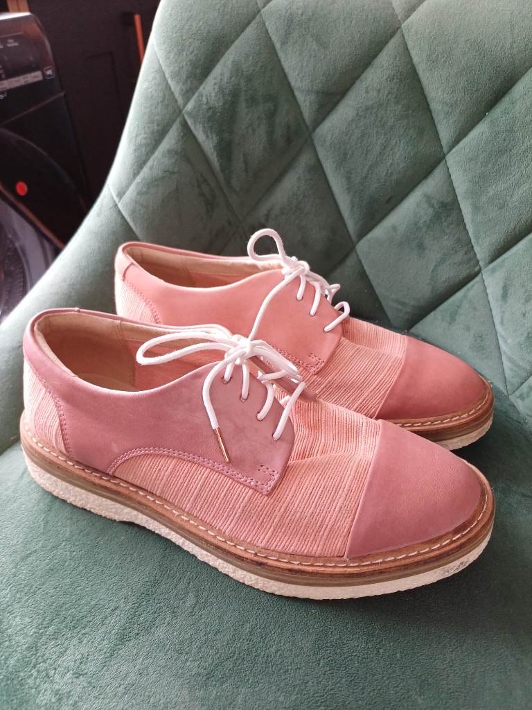 Clarks rose pink leather and canvas lace up shoes 5.5