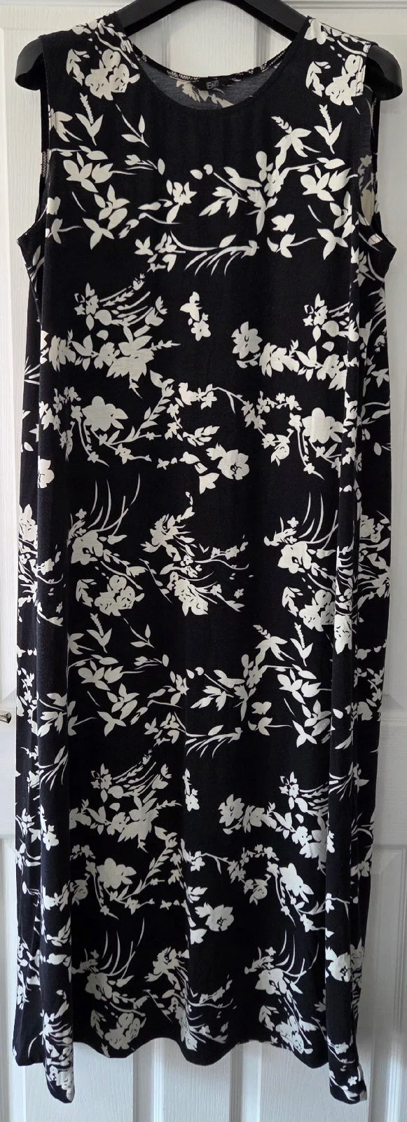 F&F Black & White Long Sleeveless Dress Size 18