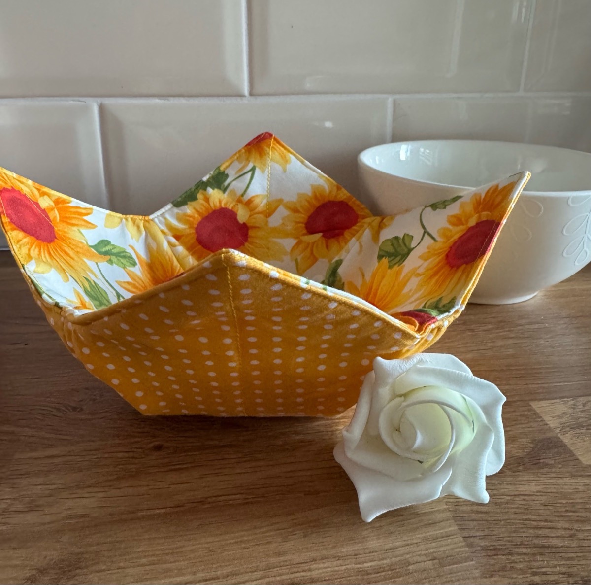 Bright sunflower bowl cosy holder hot food