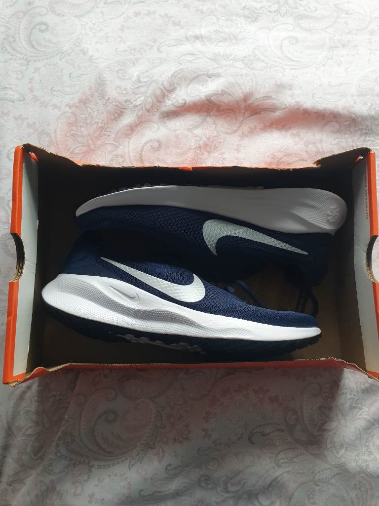 Nike Revolution 7 Trainers