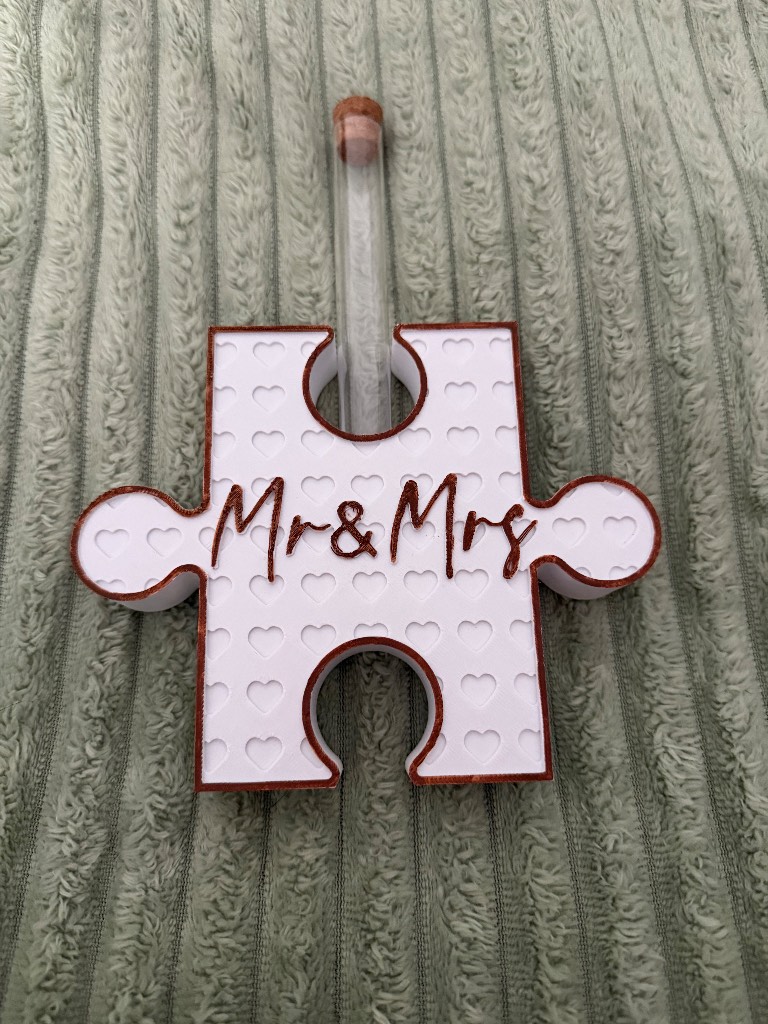 3d printed mr and mrs sign