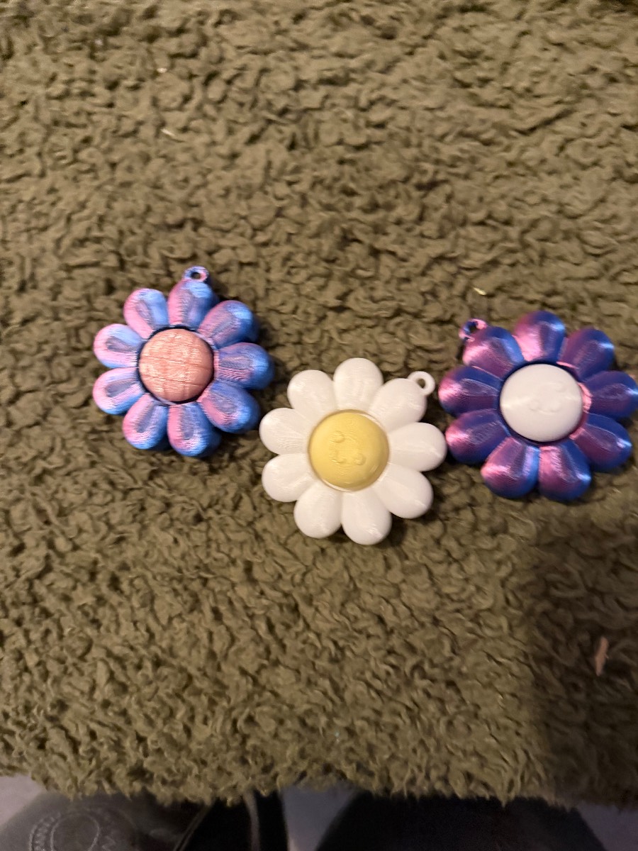 🌼✨ 3D Printed Daisy Clicker Fidget Toy ✨🌼