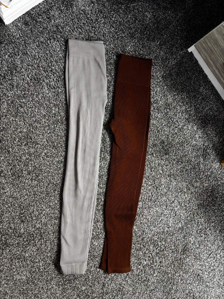 Grey and brown ribbed leggings