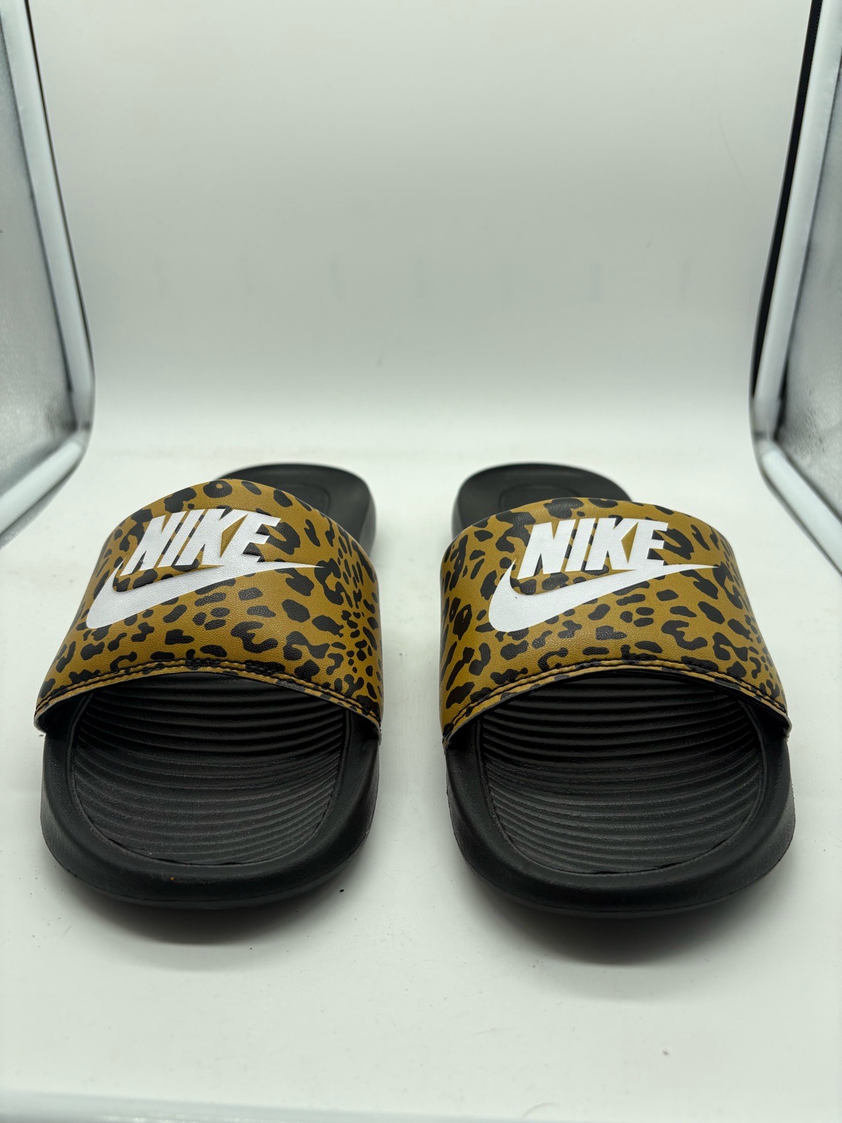 Nike Victori one leopard print women’s slides size uk 5.5