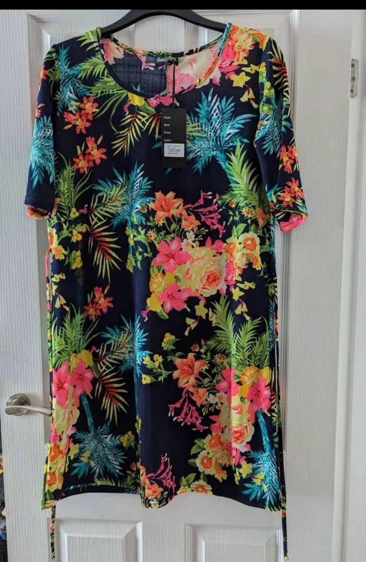 NEW TROPICAL DESIGN DRESS WITH TIE BACKS 20/22